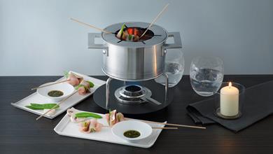 Fondue Chinoise Asia mit Mini-Spiessli mit Gemüse und Poulet | Chirat Rezept