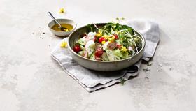Gurken-Radieschen-Salat mit Kirschen | Chirat Rezept