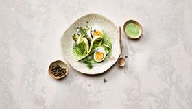 Spargelsalat mit Ei und Bärlauch-Dressing | Chirat Rezept